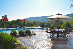 Read more about the article Warm Weather Landscaping Tips for a Beautiful and Functional Yard